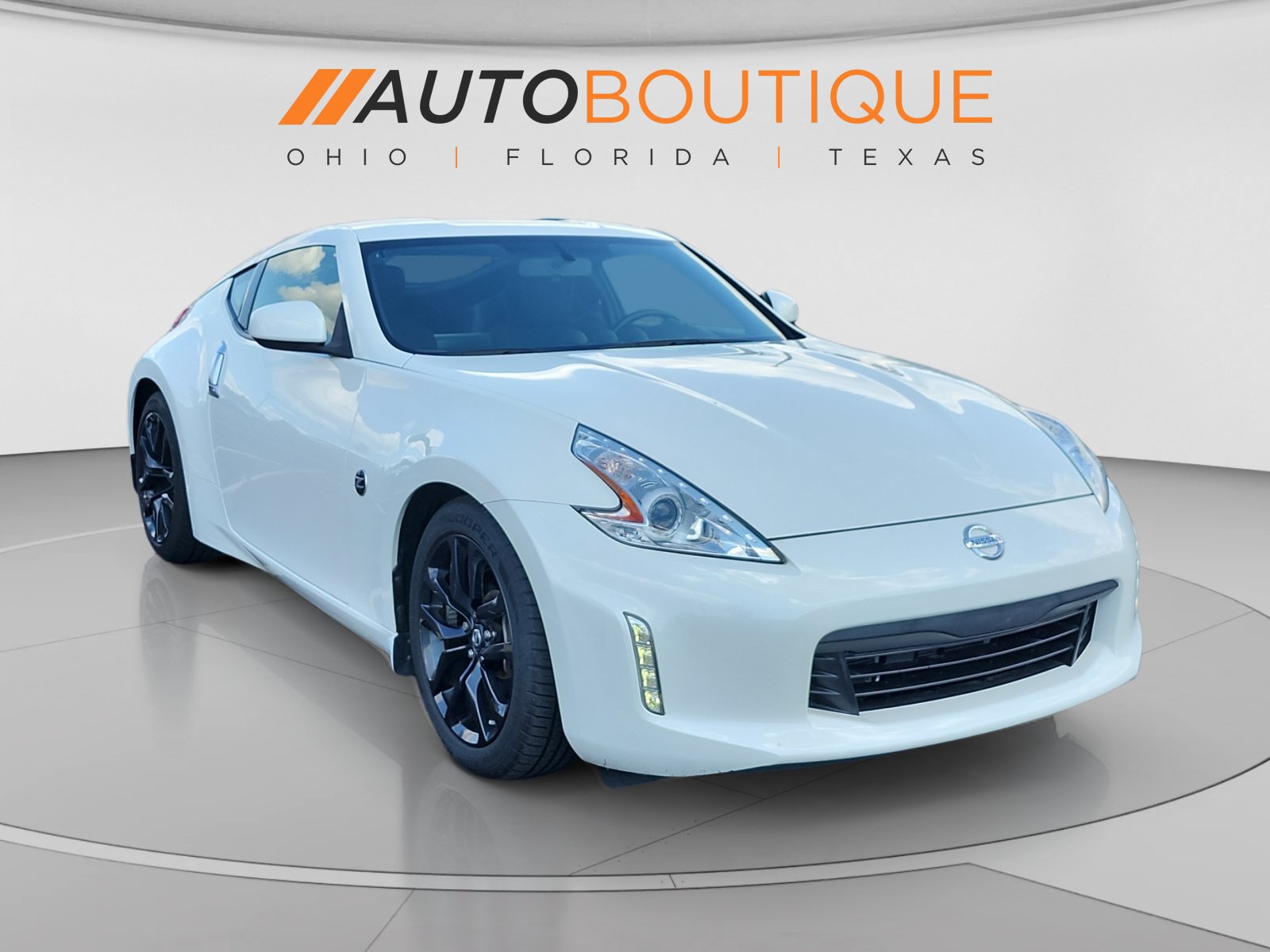 Used 2015 Nissan 370Z Coupe RWD image 7