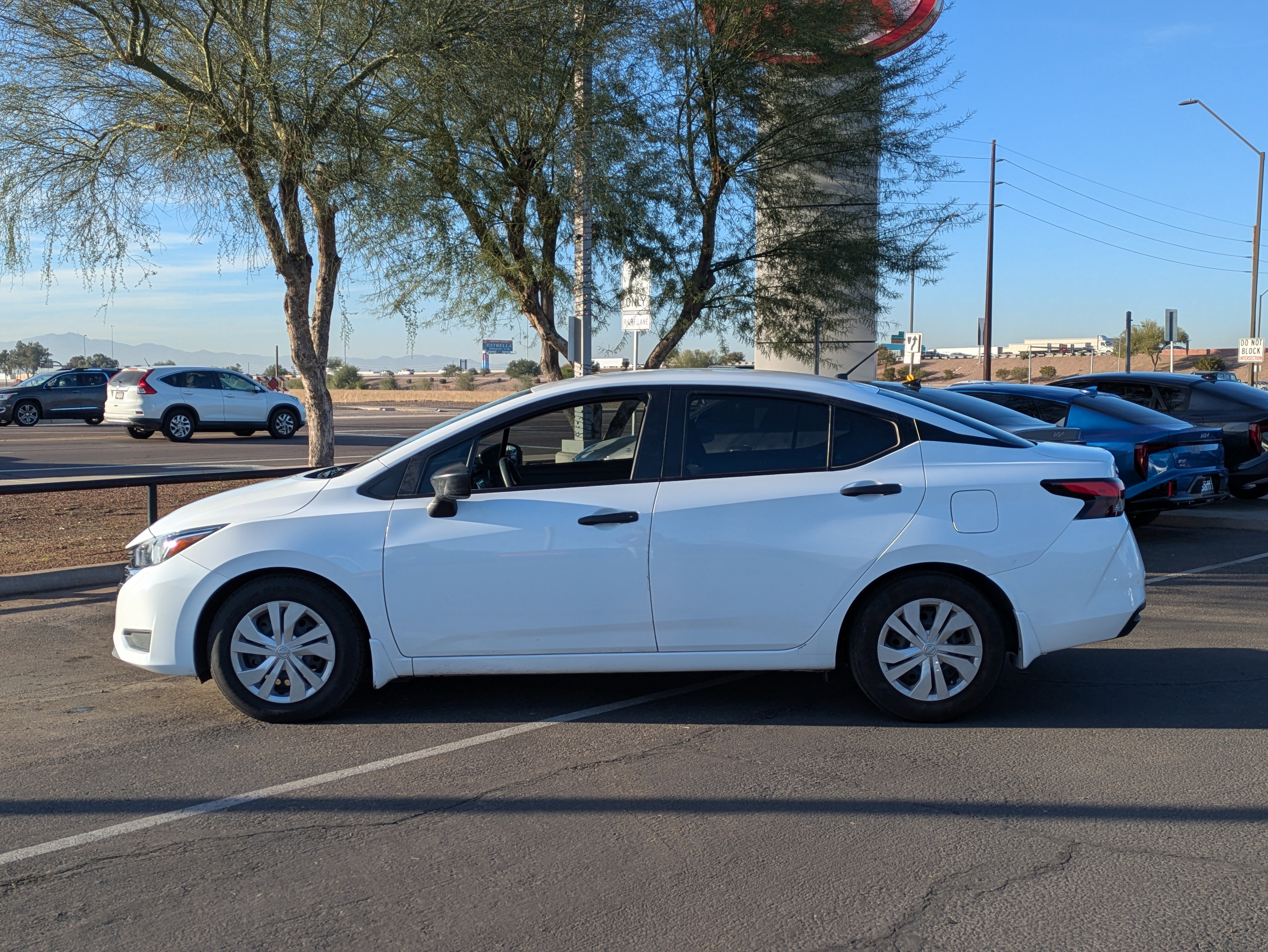 Used 2024 Nissan Versa S w/ Trunk Package image 2