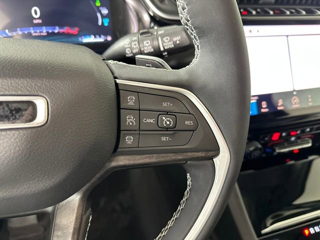 Used 2023 Jeep Grand Cherokee 30th Anniversary image 16