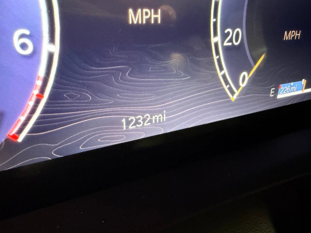 New 2025 Jeep Grand Cherokee Limited w/ Luxury Tech Group II RWD image 10