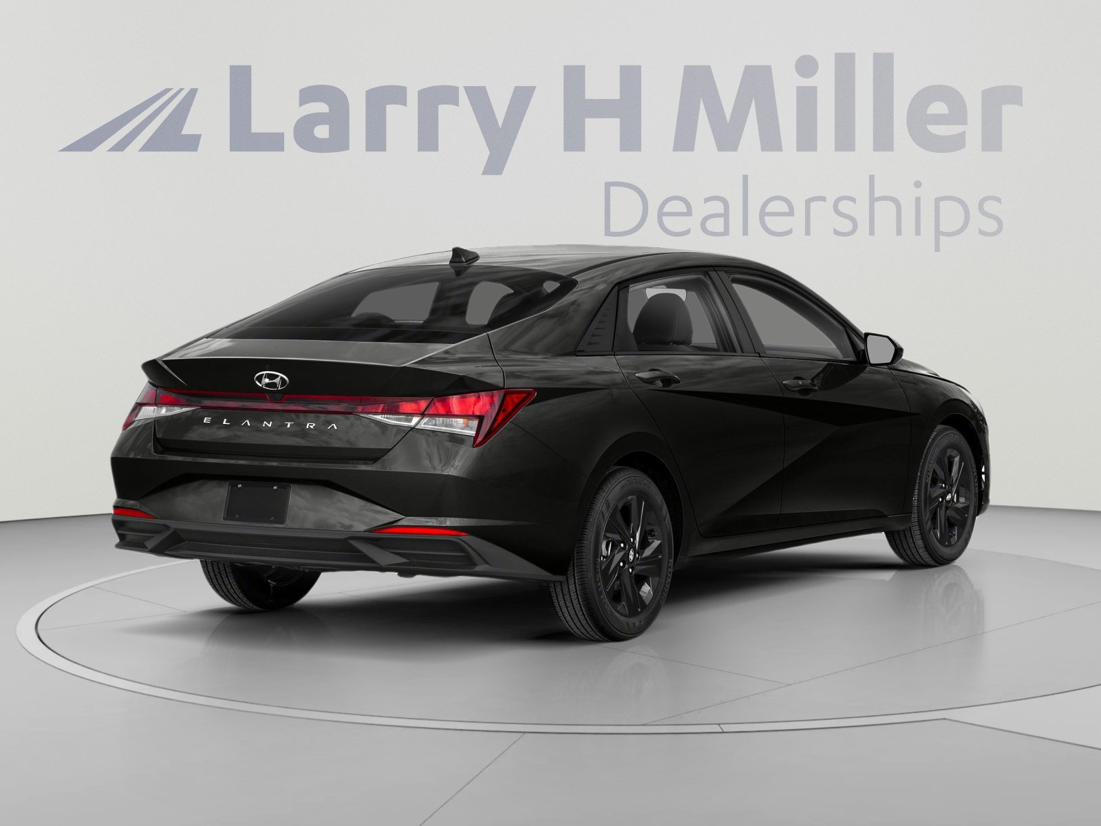 Used 2023 Hyundai Elantra SEL w/ Cargo Package FWD image 2