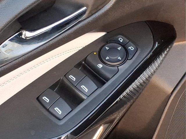 Used 2025 Chevrolet Trax LT w/ Driver Confidence Package FWD image 16
