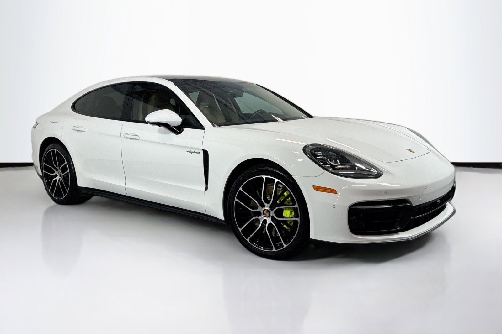 Used 2023 Porsche Panamera 4 w/ Premium Package image 3