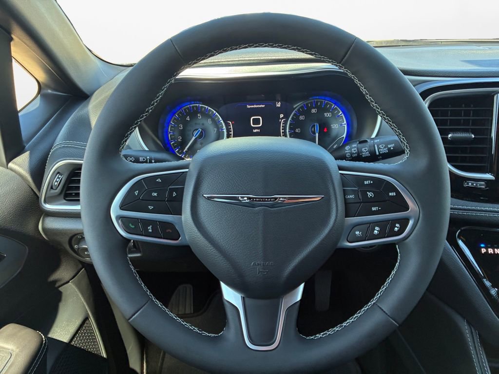 New 2026 Chrysler Pacifica Limited FWD image 21