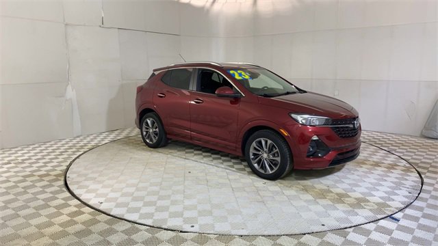 Used 2023 Buick Encore GX Select w/ Sport Touring Package image 2