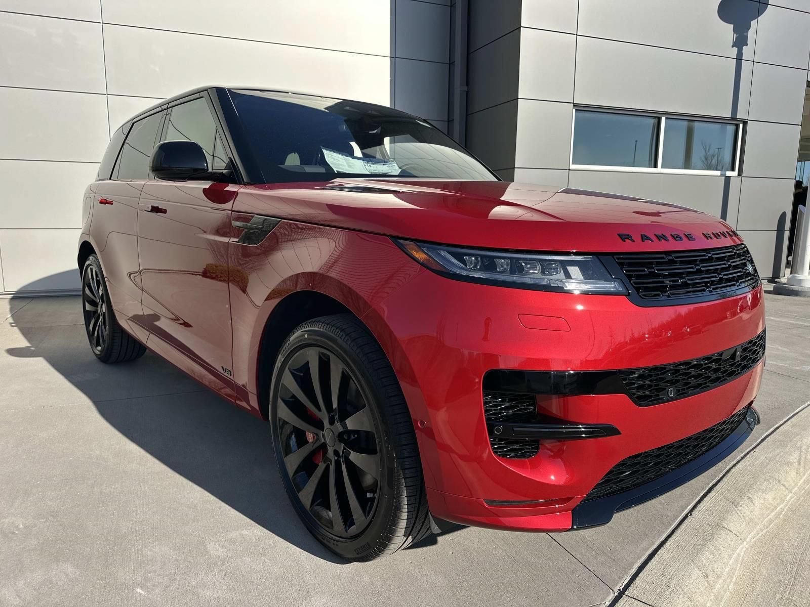 New 2026 Land Rover Range Rover Sport Dynamic SE AWD/4WD image 3