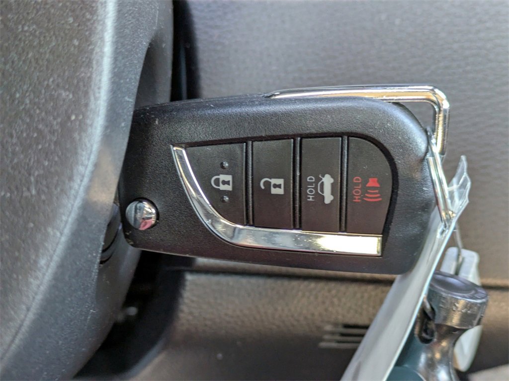 Used 2025 Toyota Corolla LE image 28