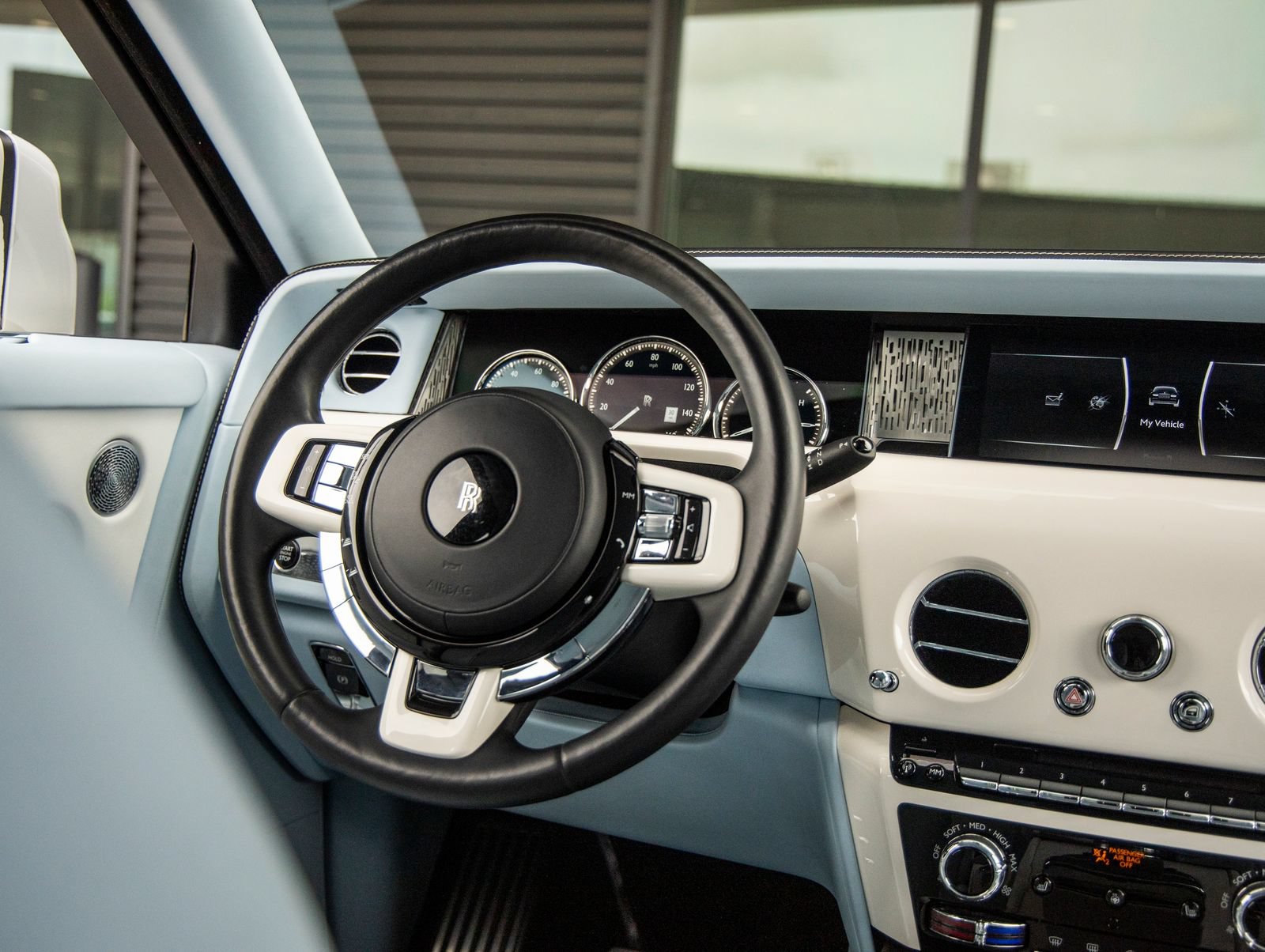 Used 2023 Rolls-Royce Phantom Extended Wheelbase w/ Leather Finishing Pack RWD image 54
