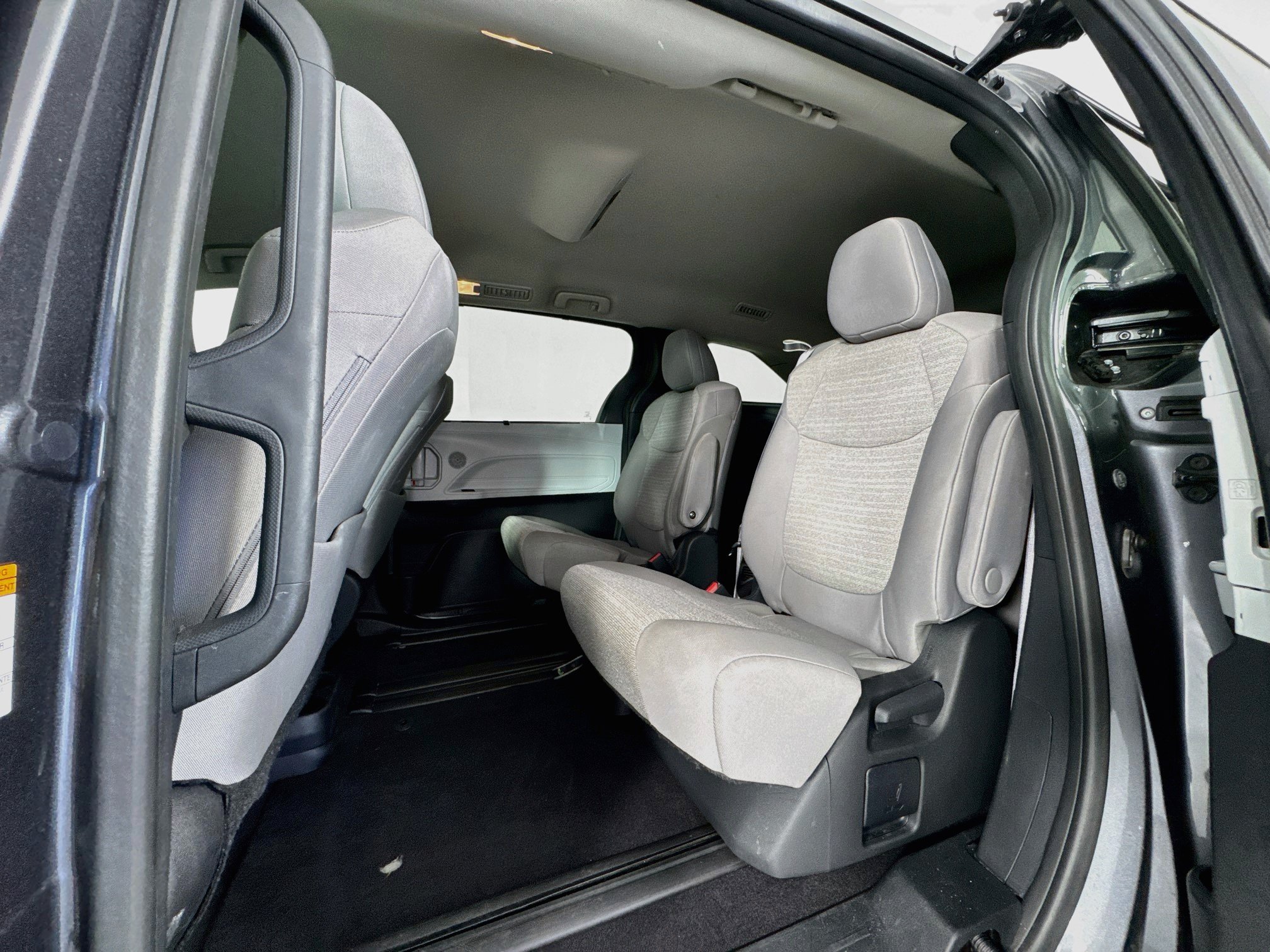 Certified 2025 Toyota Sienna LE FWD image 22