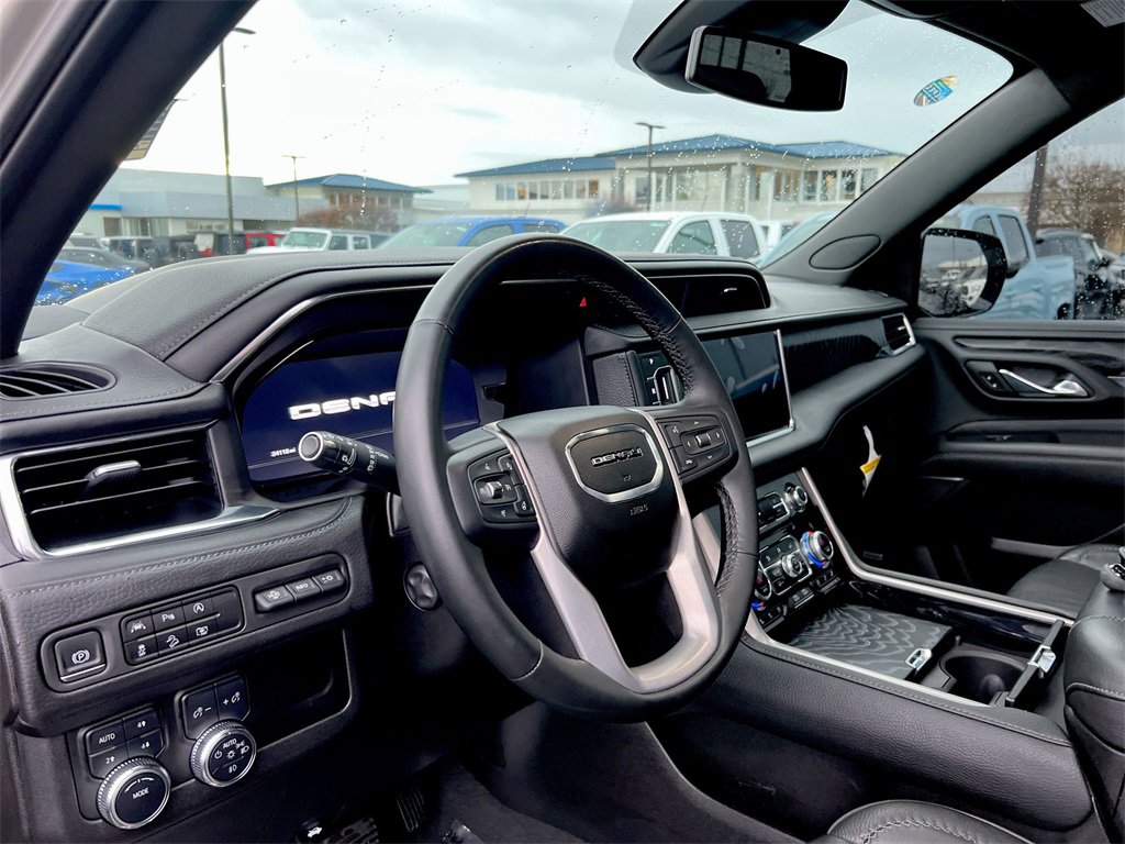 Used 2023 GMC Yukon Denali image 10