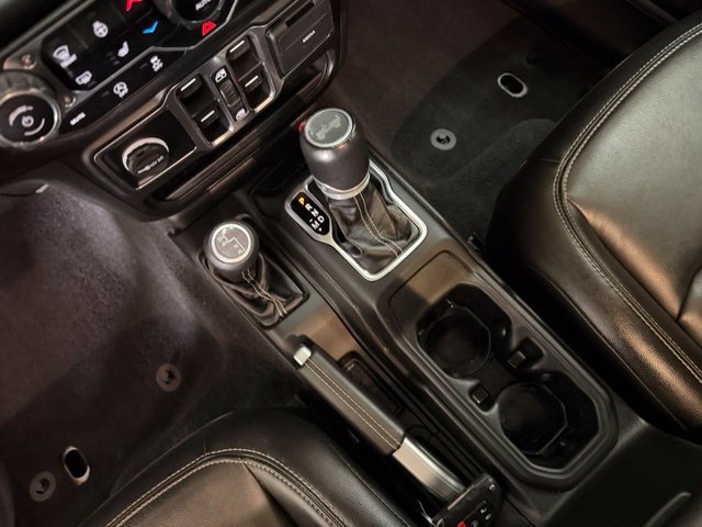 Used 2022 Jeep Wrangler Unlimited Sahara w/ Cold Weather Group AWD/4WD image 28