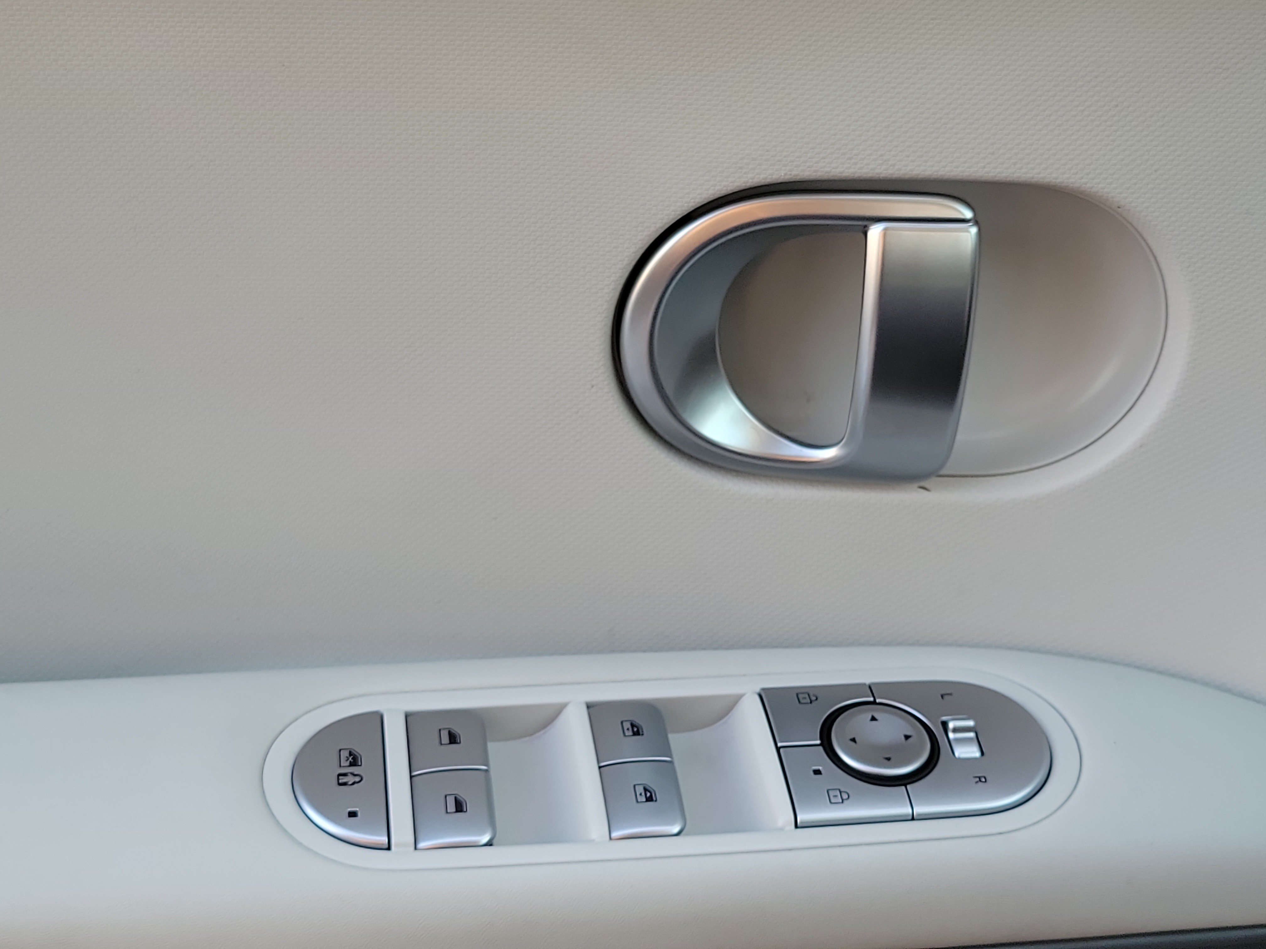 Certified 2024 Hyundai Ioniq 5 SEL RWD image 13