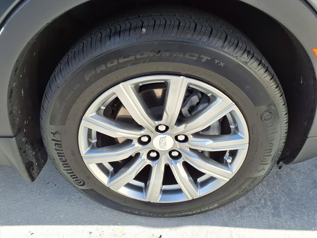 Used 2020 Cadillac XT4 Premium Luxury w/ Enhanced Visibility Package FWD image 7