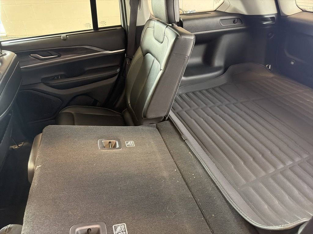 Used 2023 Jeep Grand Cherokee Limited w/ Luxury Tech Group II image 50