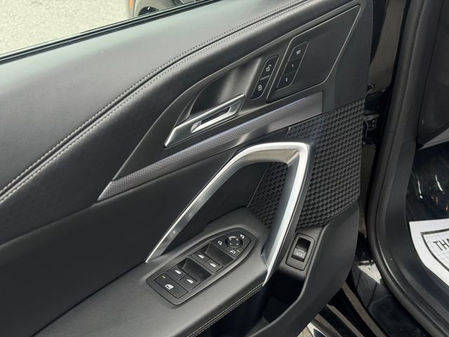 Used 2025 BMW X2 xDrive28i w/ M Sport Package image 19