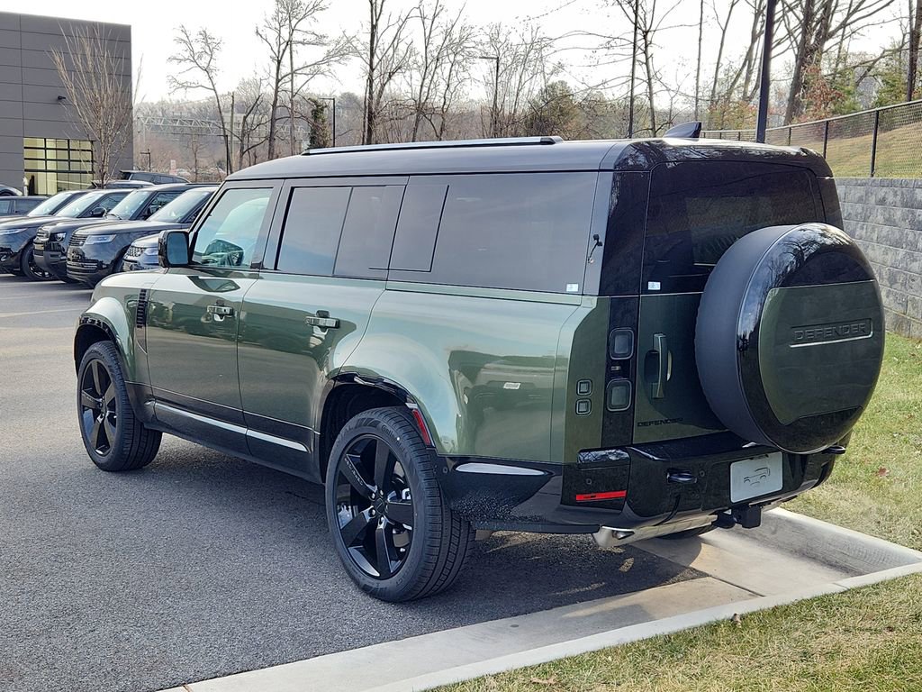 New 2026 Land Rover Defender 130 X-Dynamic SE image 12
