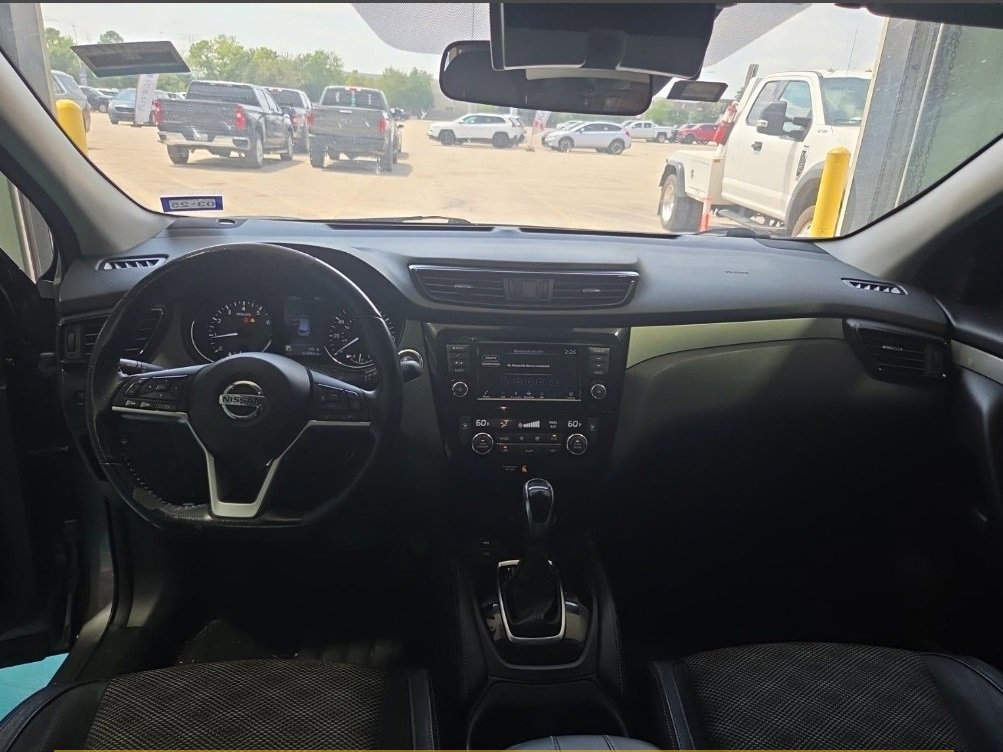 Used 2020 Nissan Rogue Sport SV w/ Technology Package image 23