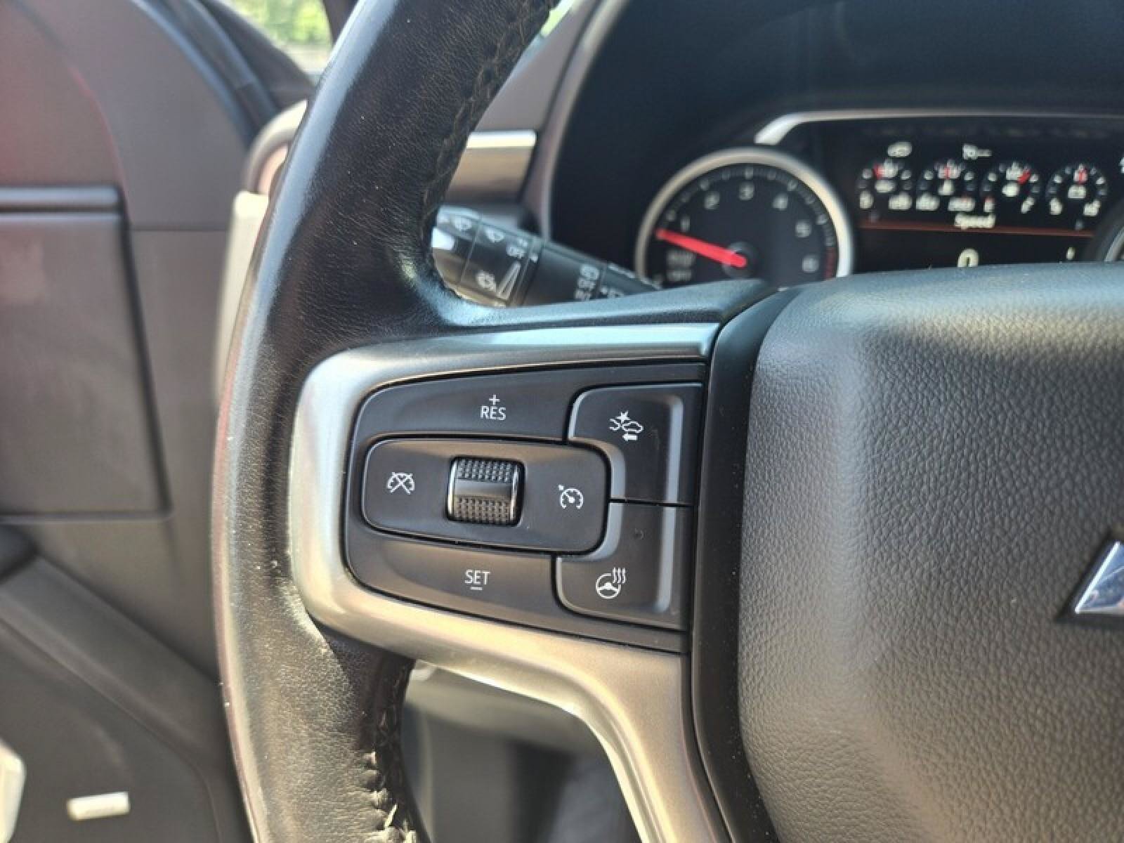 Used 2021 Chevrolet Suburban Z71 w/ Z71 Off-Road Package AWD/4WD image 14