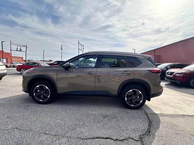 Certified 2024 Nissan Rogue SV w/ SV Premium Package AWD/4WD image 5
