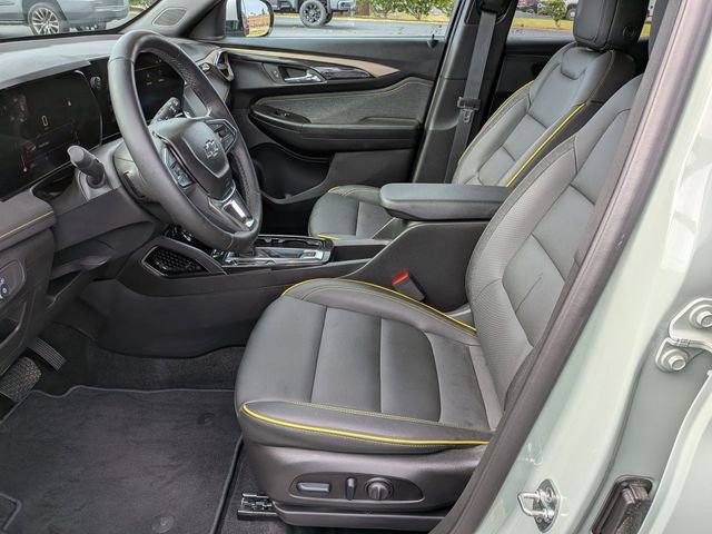 Used 2025 Chevrolet TrailBlazer ACTIV w/ Convenience Package FWD image 15