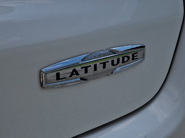 Used 2020 Jeep Compass Latitude w/ Cold Weather Group AWD/4WD image 30