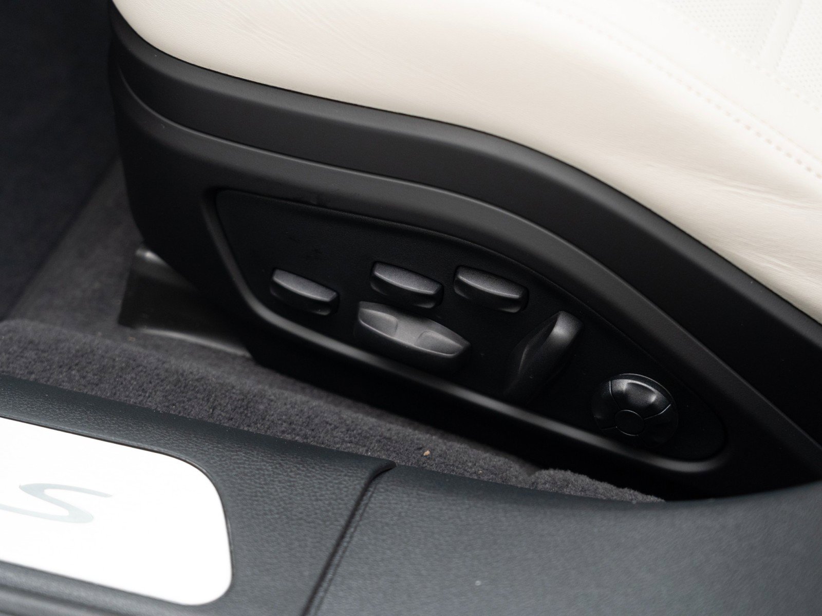 New 2026 Porsche Panamera 4S image 16