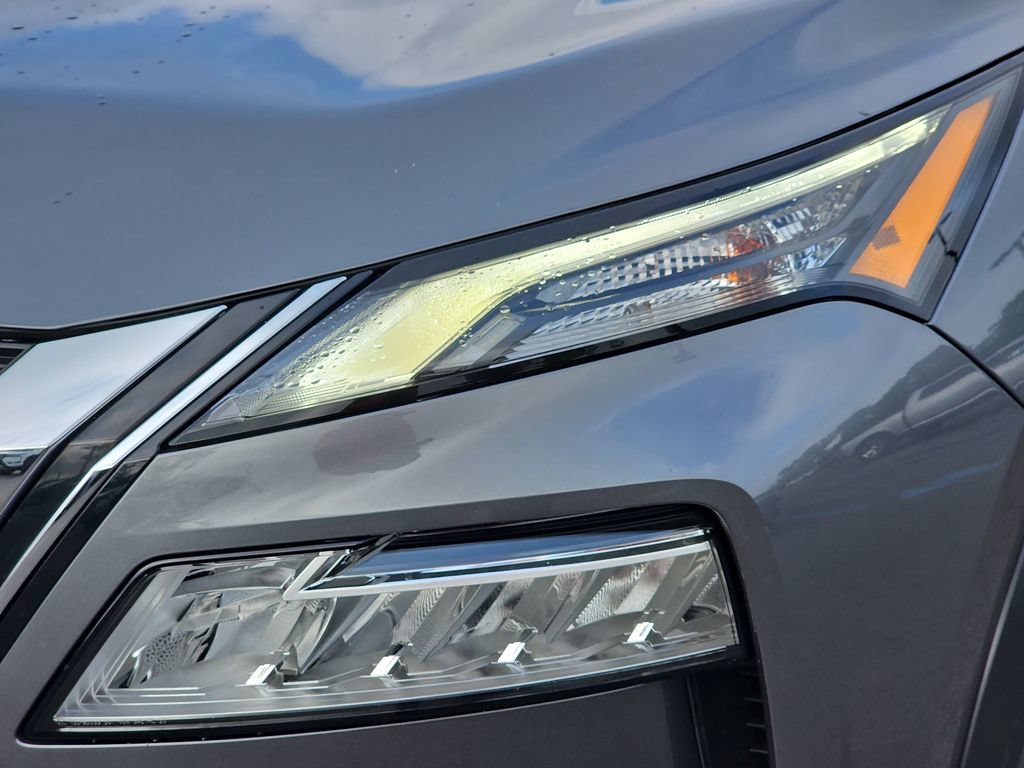 Used 2023 Nissan Rogue SV FWD image 30