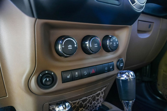 Used 2016 Jeep Wrangler Unlimited Rubicon w/ Connectivity Group image 42