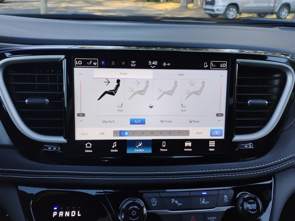New 2026 Chrysler Pacifica Select image 31
