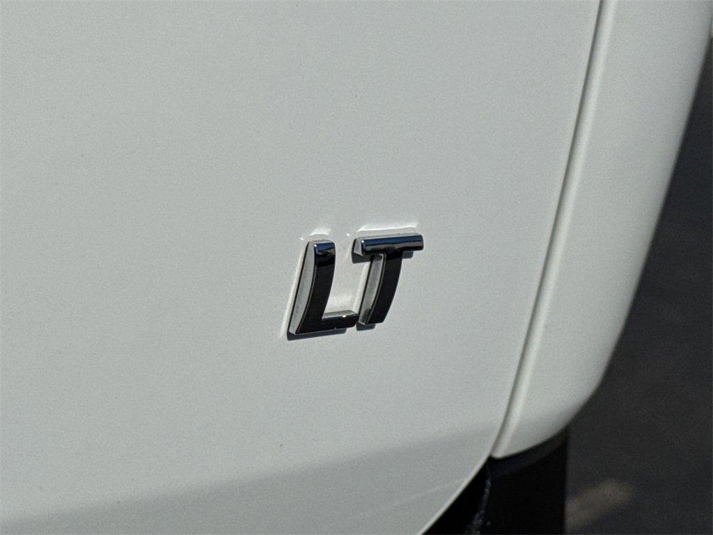 Used 2021 Chevrolet Traverse LT image 15