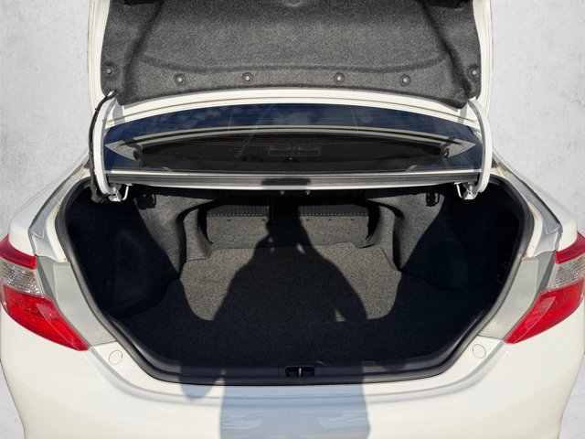 Used 2013 Toyota Camry SE FWD image 6