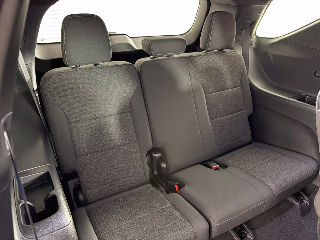 Used 2026 Chevrolet Traverse LT FWD image 39
