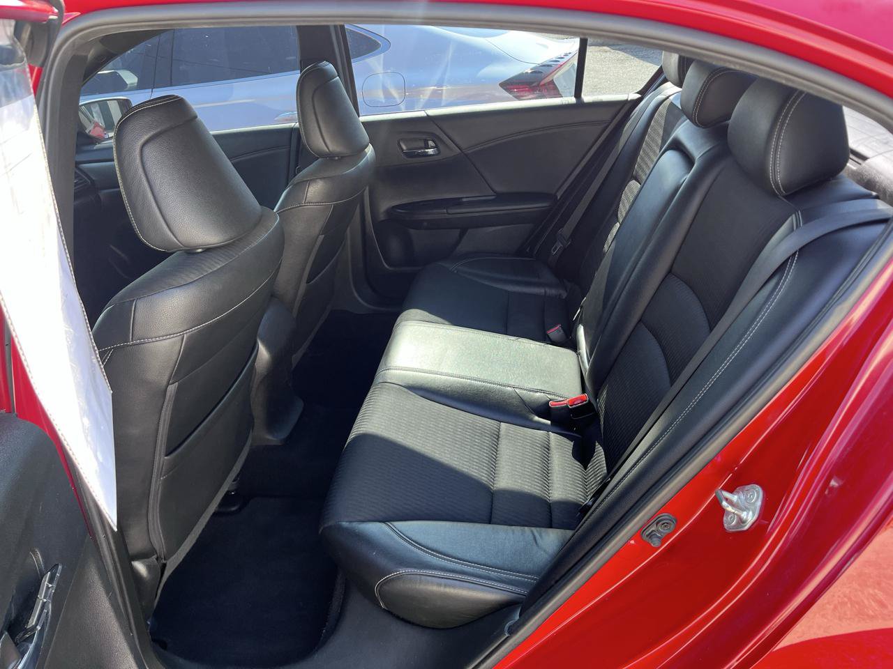 Used 2017 Honda Accord Sport image 12