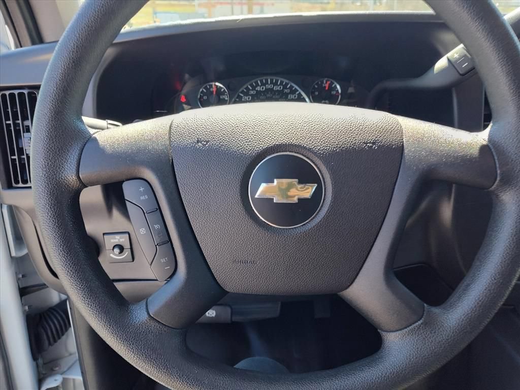 Used 2024 Chevrolet Express 2500 w/ Driver Convenience Package RWD image 18