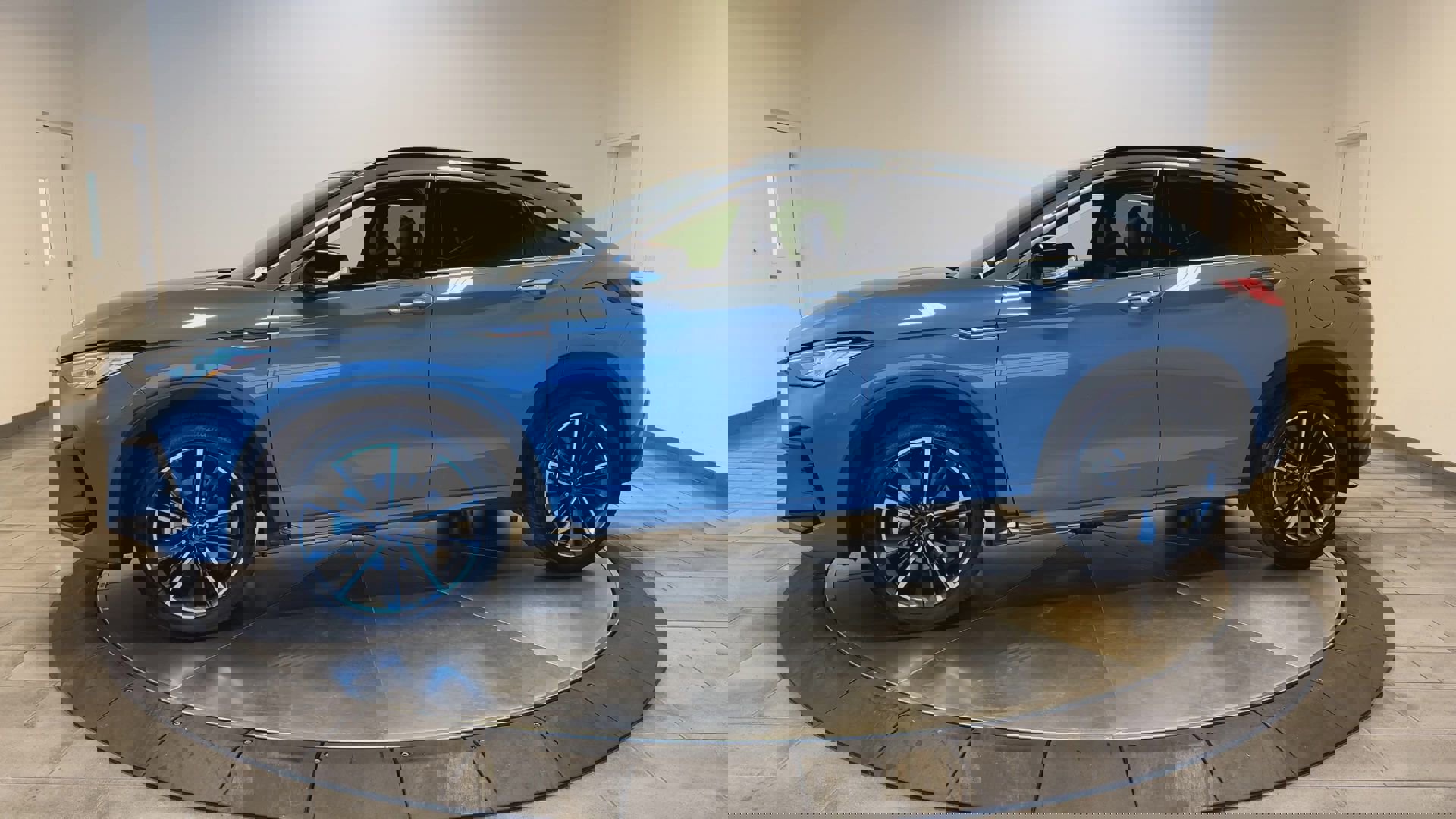 Certified 2025 INFINITI QX55 Luxe w/ Cargo Package image 5