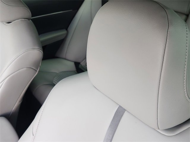Used 2020 Toyota Camry SE w/ Sunroof Package FWD image 21
