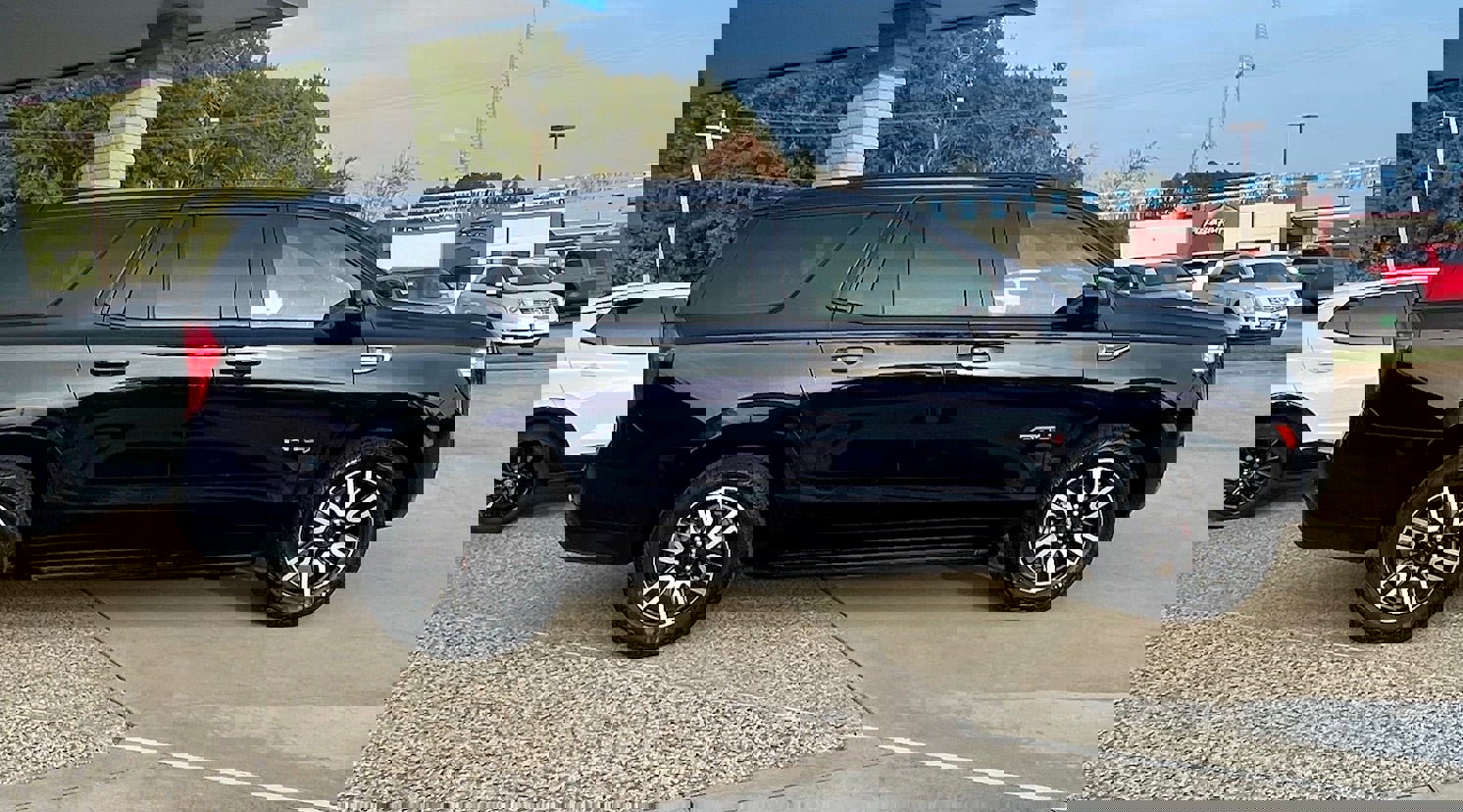 Used 2023 GMC Yukon AT4 w/ Max Trailering Package image 2