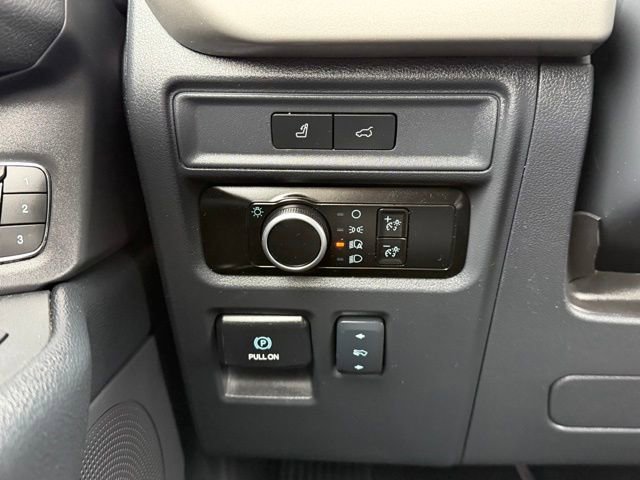 Used 2024 Ford Expedition Max XLT image 38