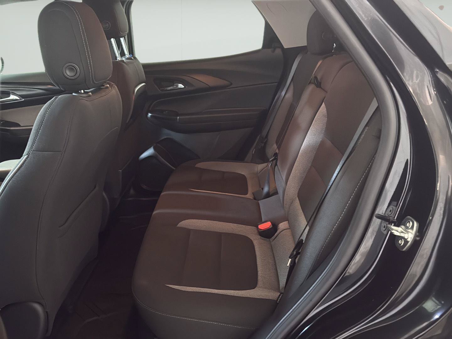 Used 2024 Chevrolet TrailBlazer LT w/ Convenience Package FWD image 8
