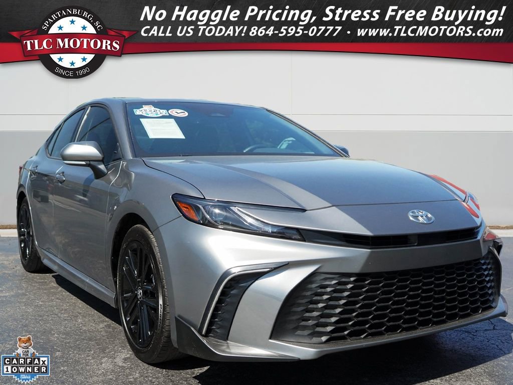 Used 2025 Toyota Camry SE w/ Convenience Package FWD image 1