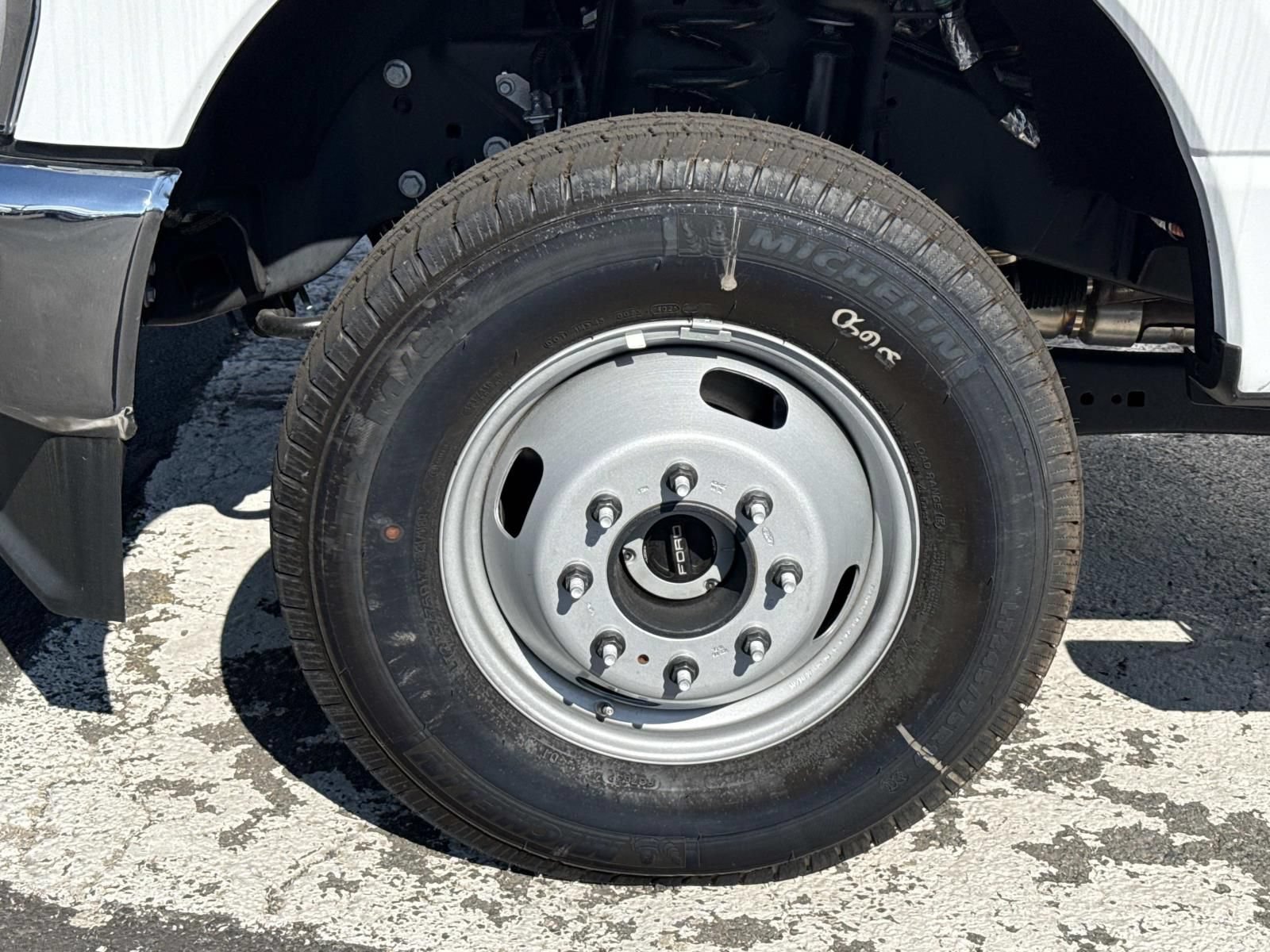 New 2026 Ford F350 XL w/ XL Chrome Package AWD/4WD image 9