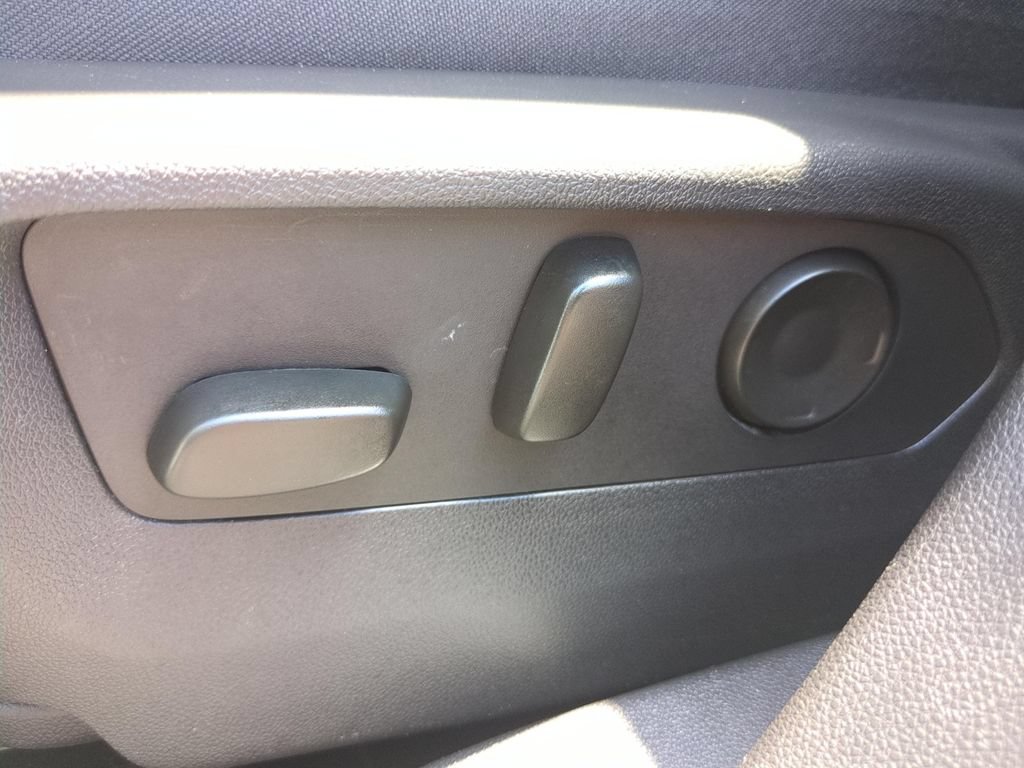 Used 2025 Buick Envision Preferred AWD/4WD image 17