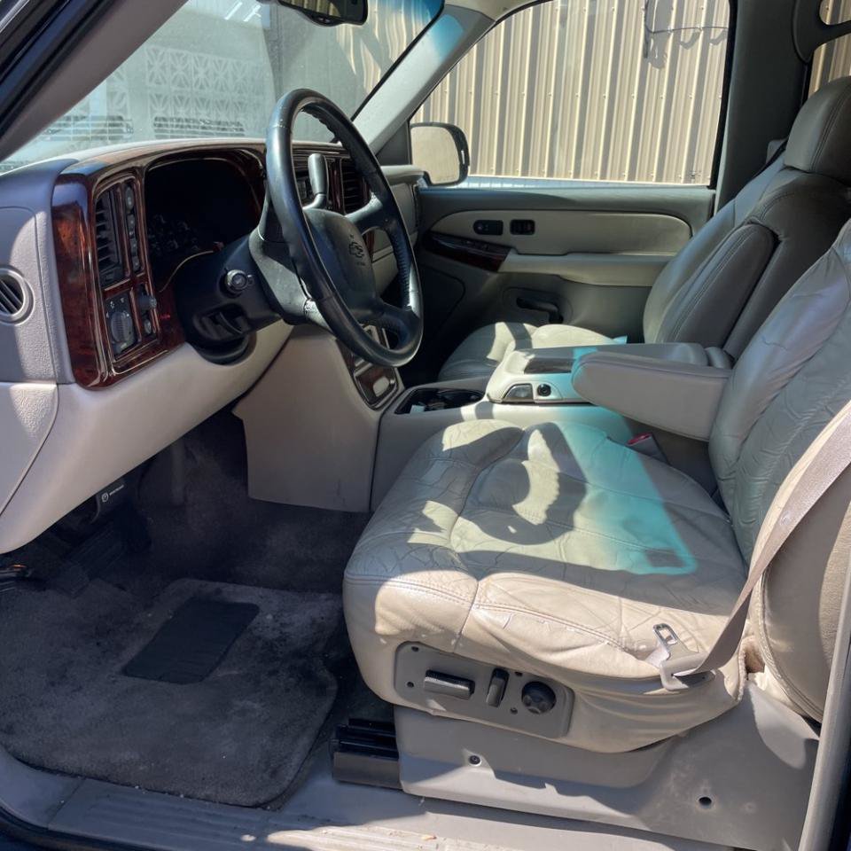Used 2002 Chevrolet Suburban LT AWD/4WD image 17