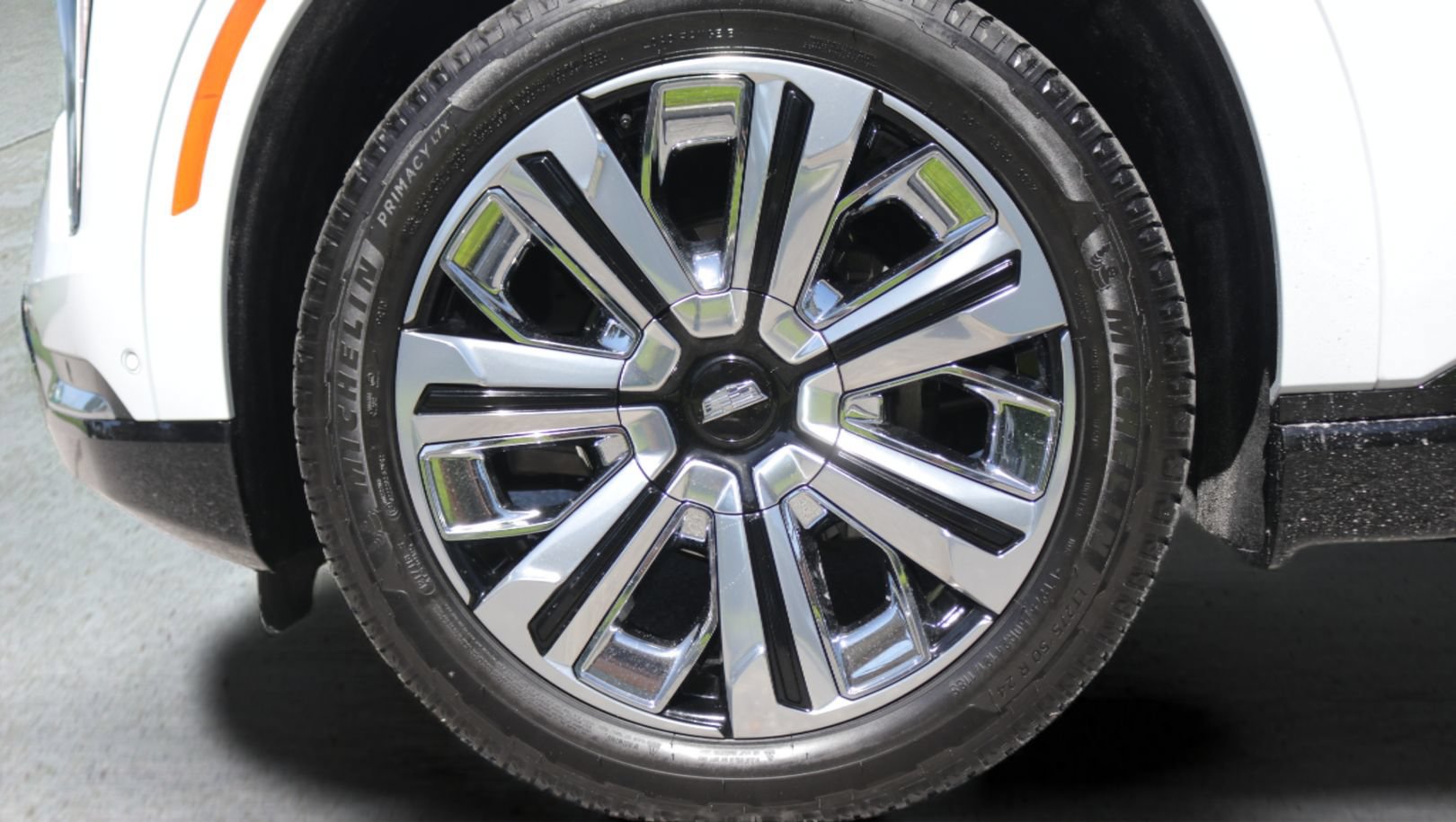 Certified 2026 Cadillac Escalade IQ Luxury 2 w/ LPO, Radiant Package AWD/4WD image 28