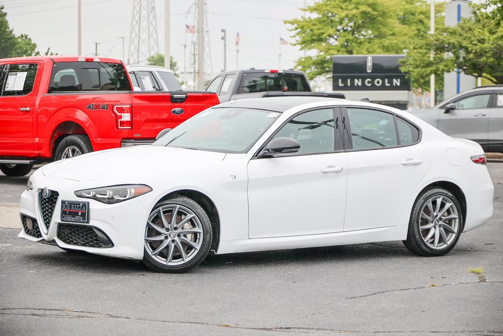 Used 2024 Alfa Romeo Giulia Ti AWD/4WD image 24