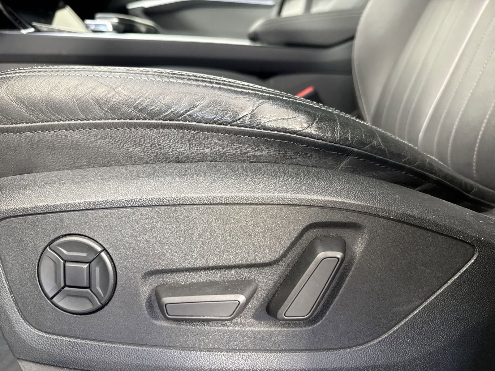 Used 2021 Audi e-tron Premium w/ Convenience Plus Package image 22