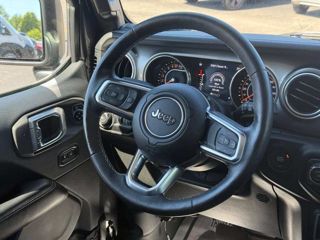 Used 2018 Jeep Wrangler Unlimited Sahara w/ Dual Top Group AWD/4WD image 11