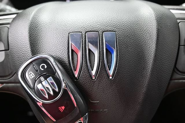 Used 2025 Buick Encore GX Preferred AWD/4WD image 40