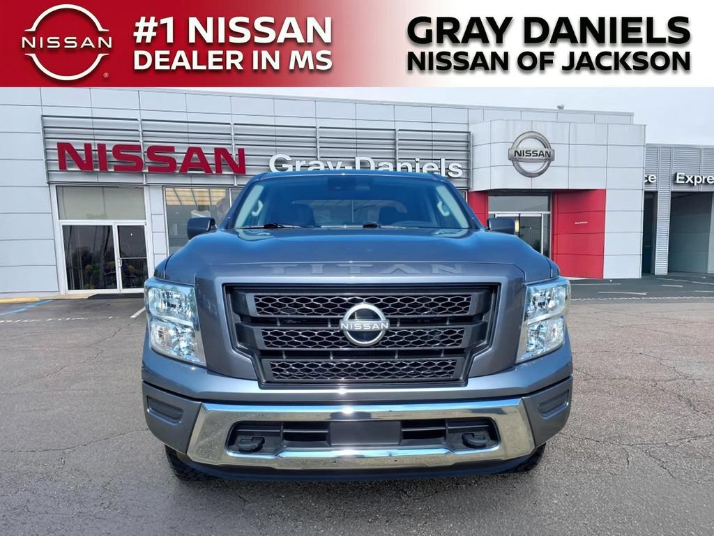 Used 2024 Nissan Titan SV AWD/4WD image 2