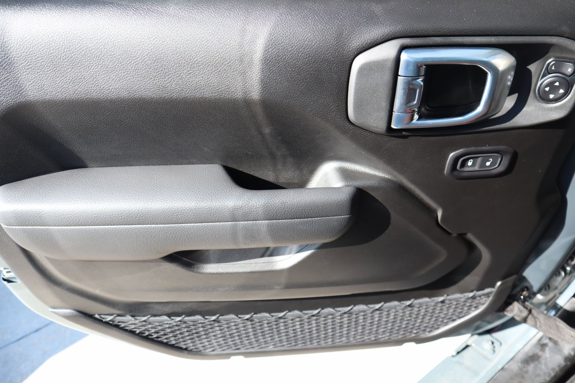 New 2025 Jeep Wrangler Sport S AWD/4WD image 15